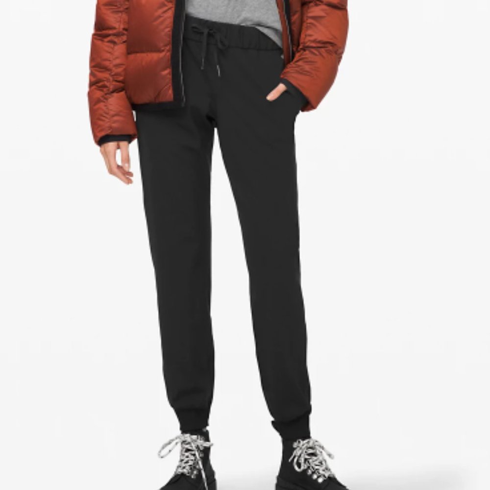 Lululemon On the Fly Black Joggers Size 4